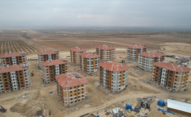 Şanlıurfa'da deprem konutlarının inşası sürüyor