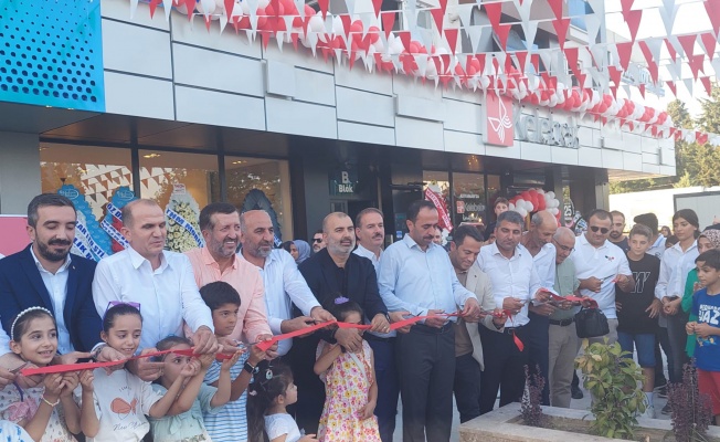 İlklerin temsilcisi Kelebek Mobilya, yeni mağaza açılışlarıyla büyümeye devam ediyor