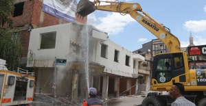 Erzurum'da kentsel dönüşümle riskli yapılar yıkılıyor